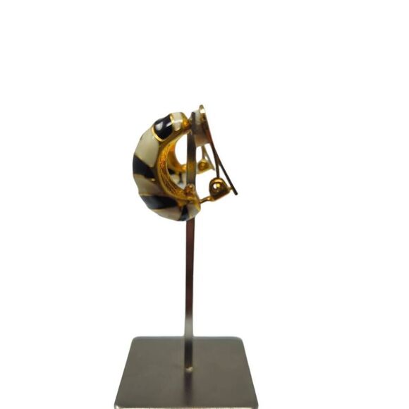 Vintage Kenneth Jay Lane Black and Cream Enamel Swirl Clip-On Earrings | 1.04" | - Picture 2 of 8